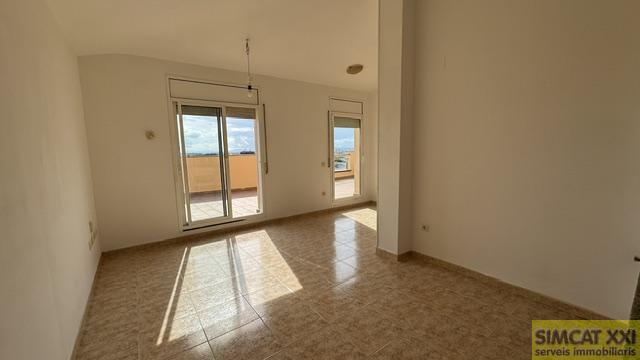 For sale of flat in Figueres