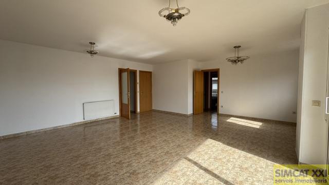 For sale of flat in Figueres