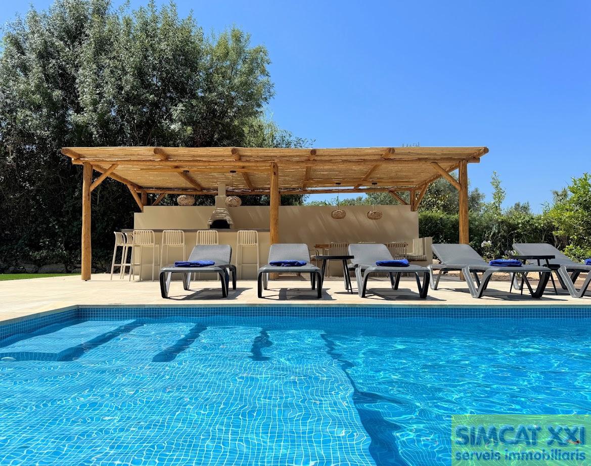 For sale of house in Navata