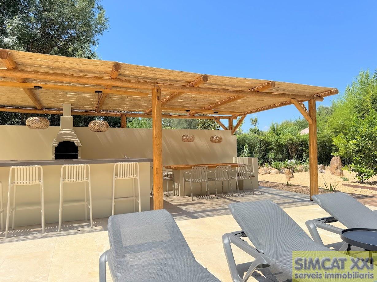 For sale of house in Navata