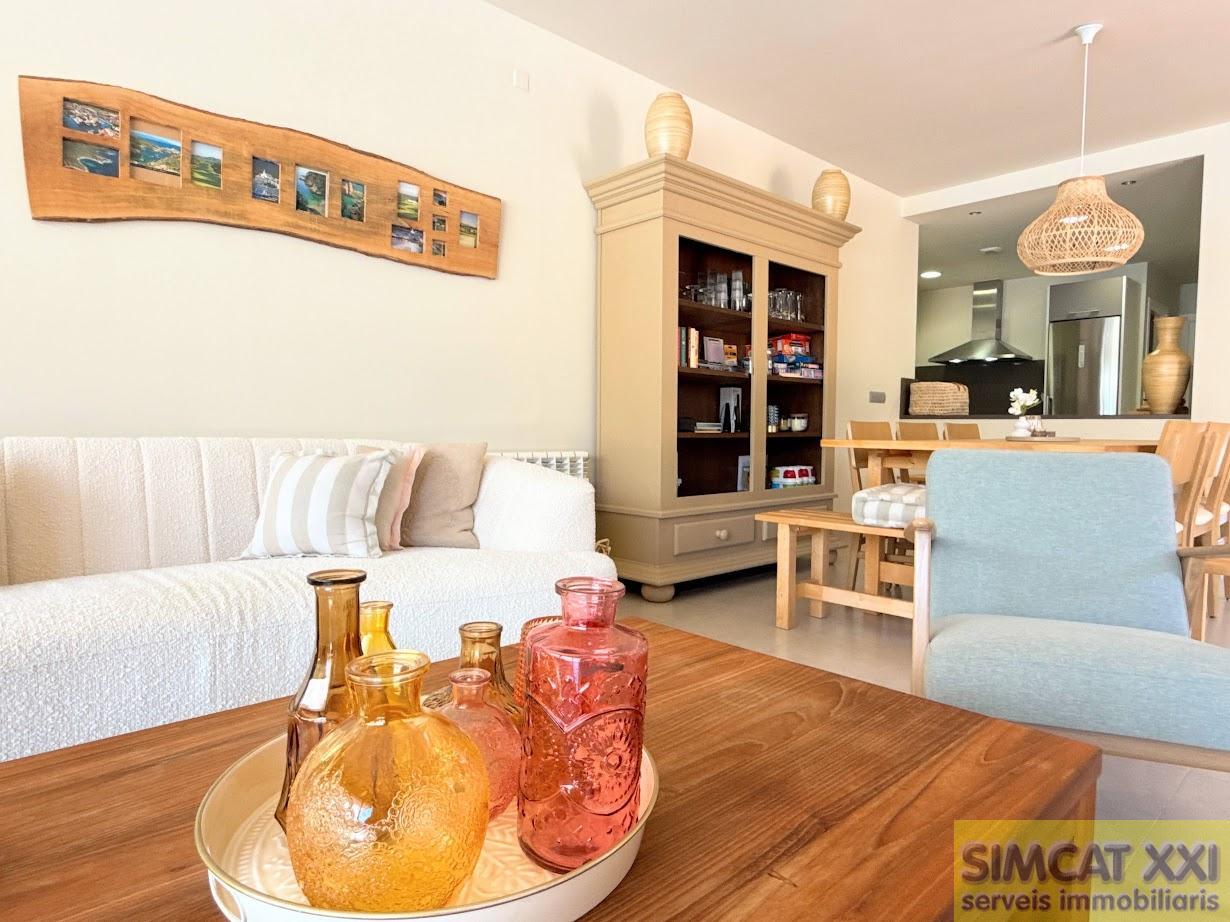For sale of house in Navata