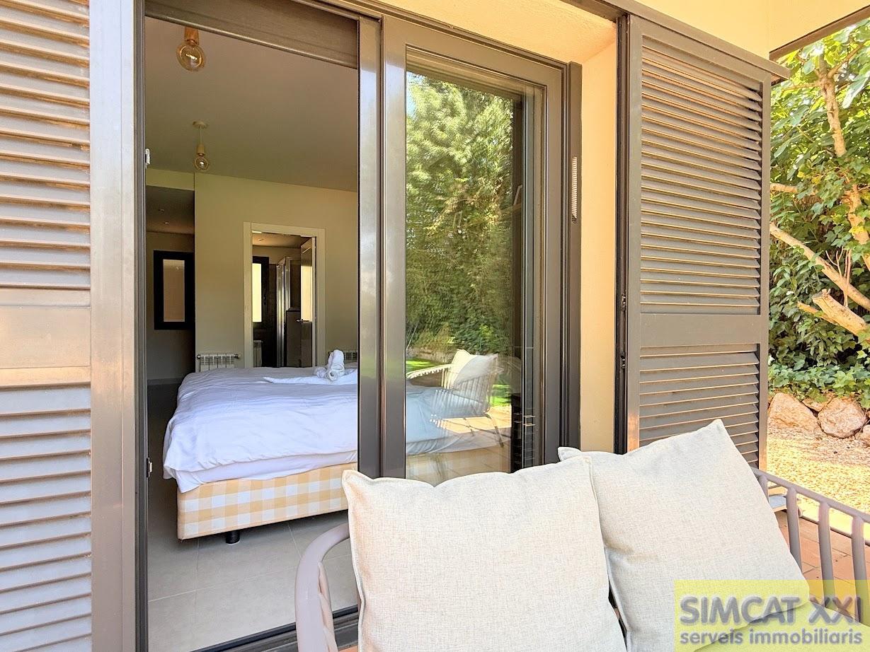 For sale of house in Navata