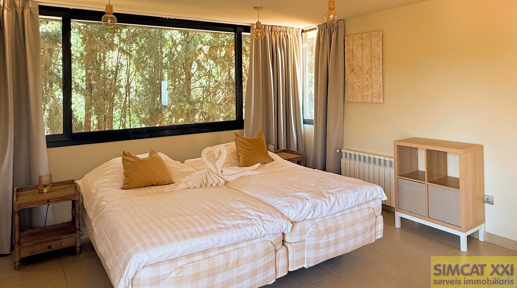 For sale of house in Navata