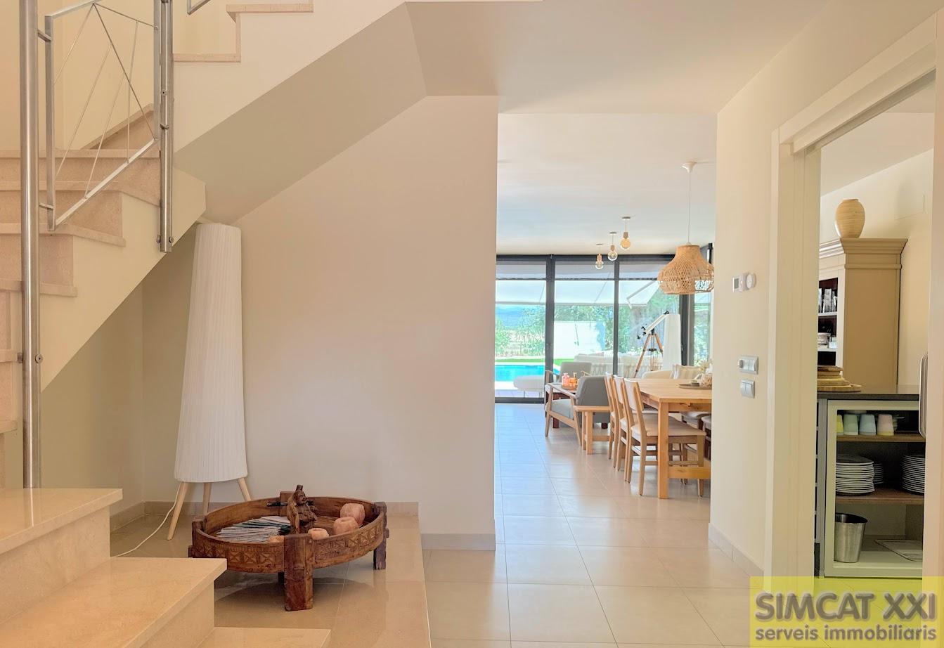 For sale of house in Navata