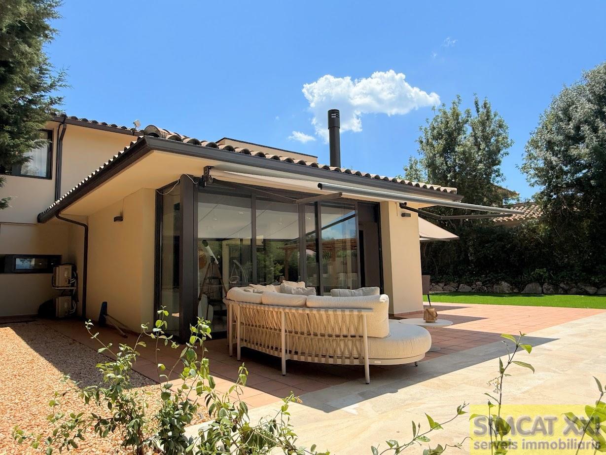 For sale of house in Navata