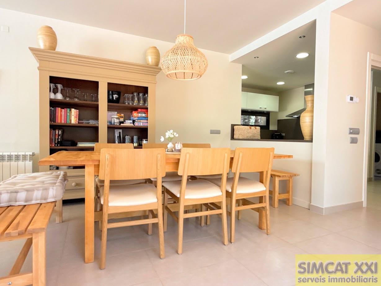 For sale of house in Navata