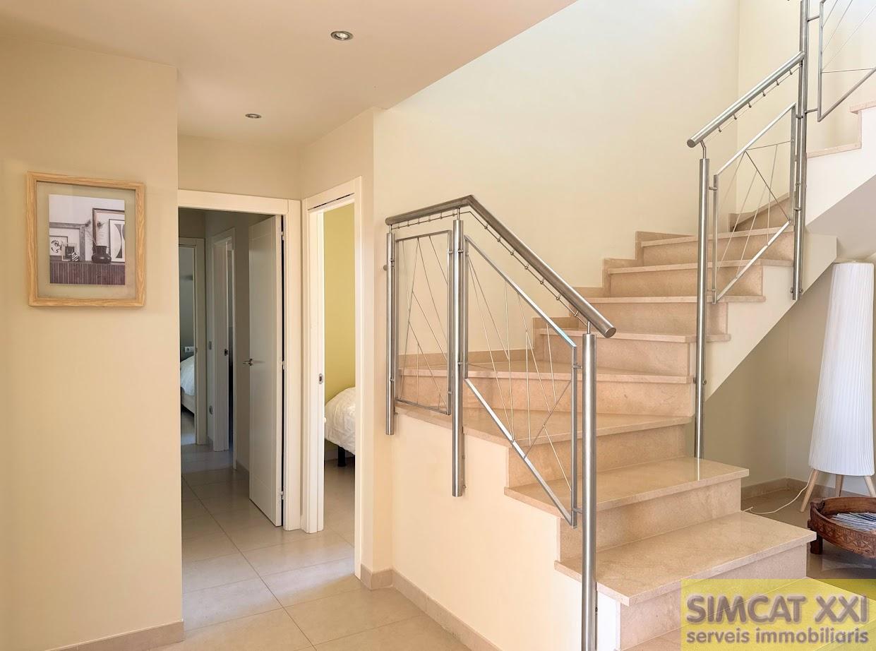 For sale of house in Navata