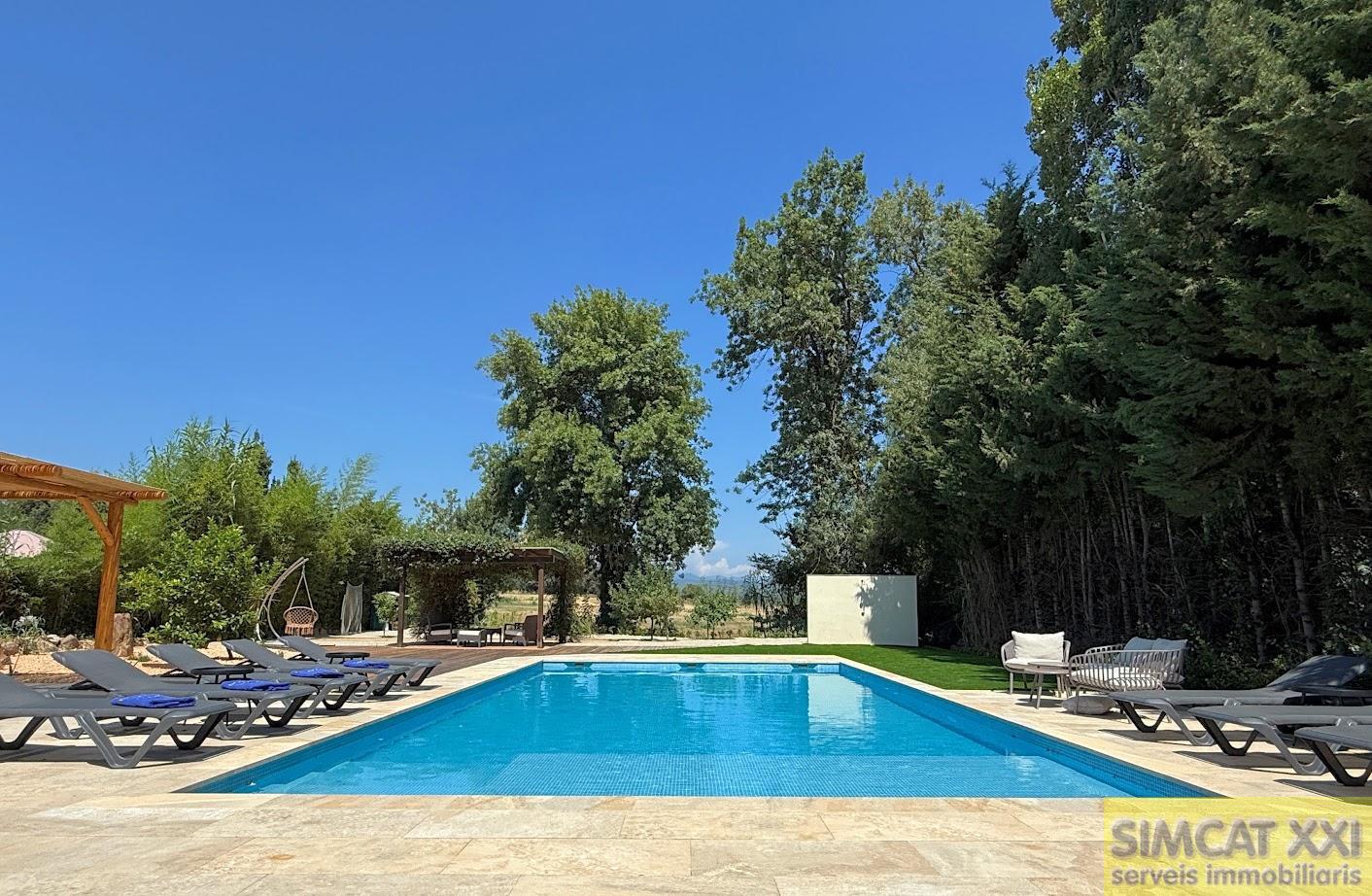 For sale of house in Navata