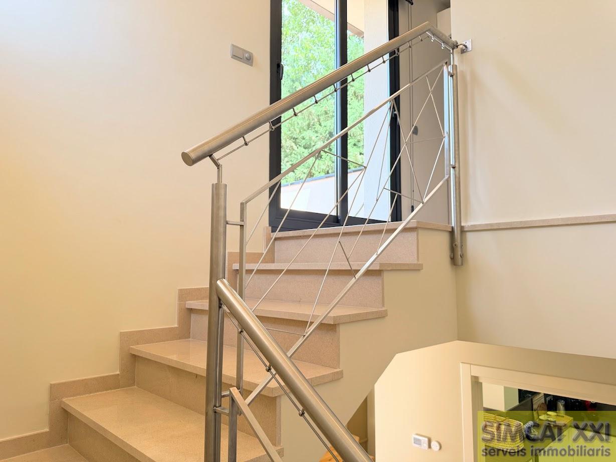 For sale of house in Navata
