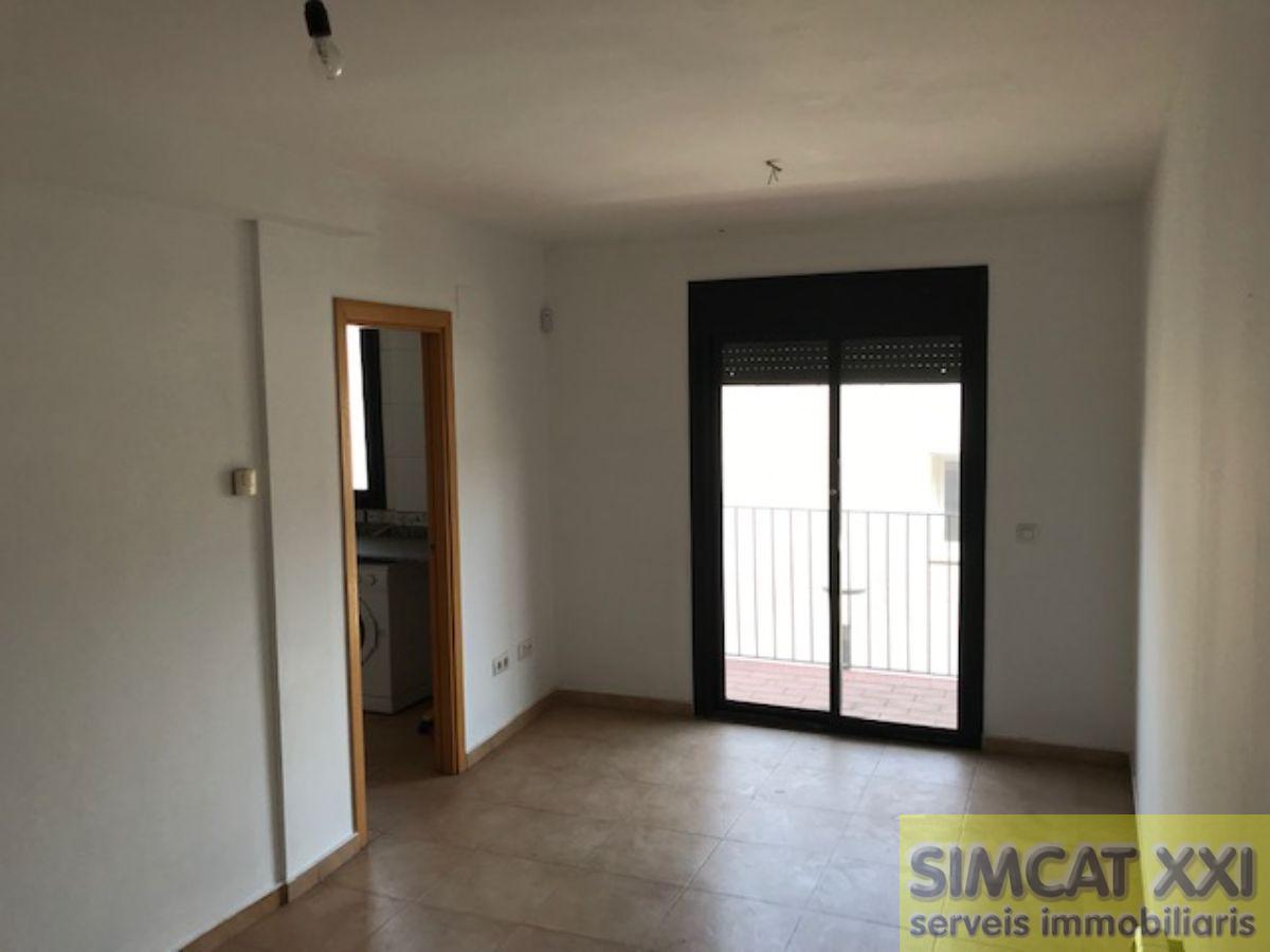 For sale of flat in Agullana