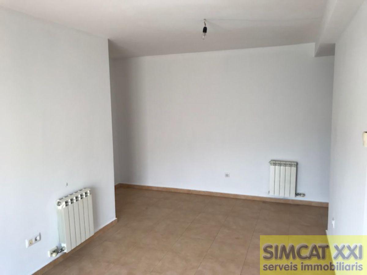 For sale of flat in Agullana