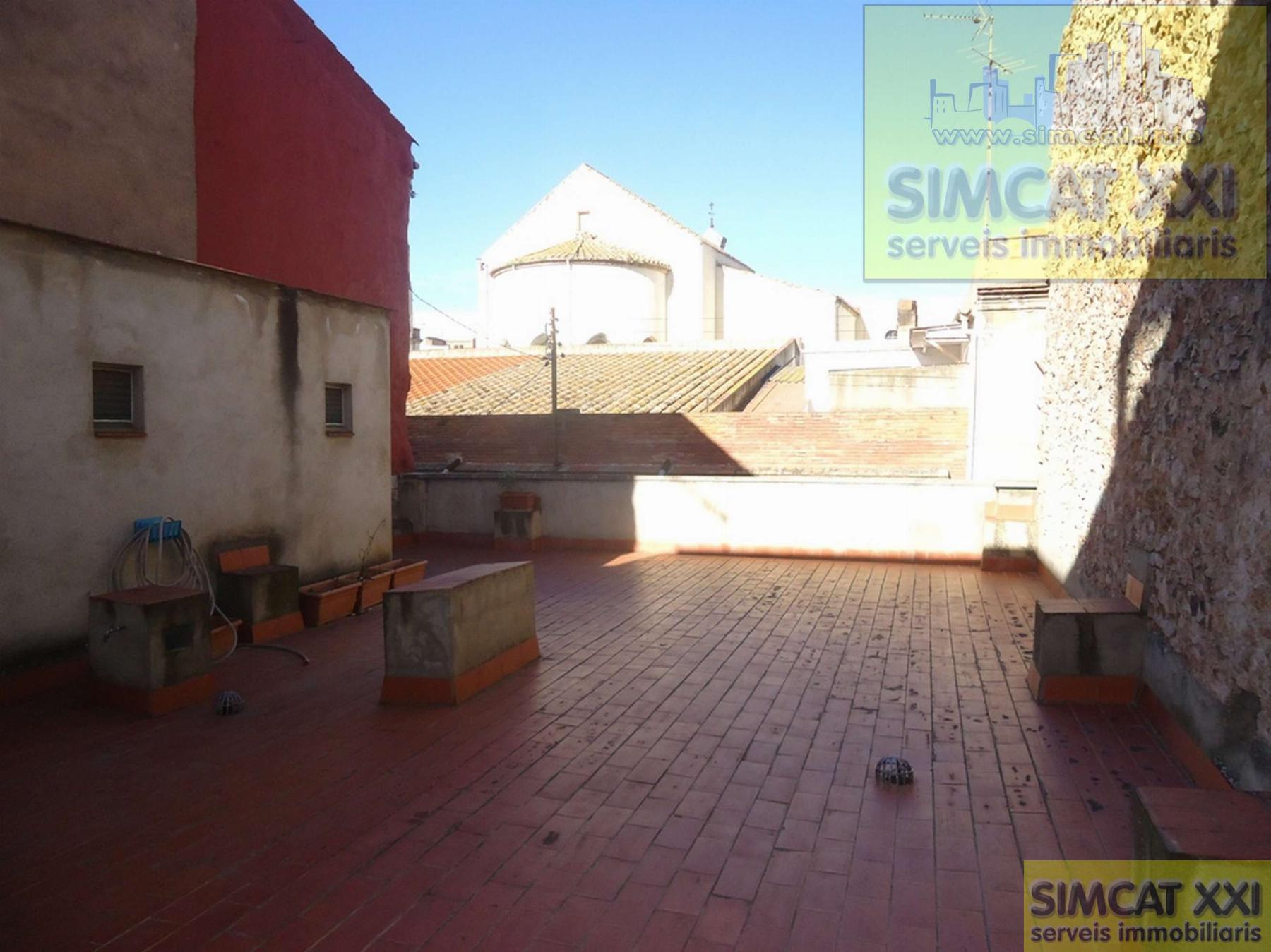 For sale of commercial in Figueres