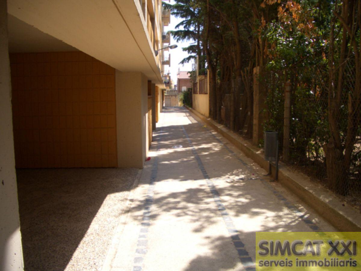 For sale of commercial in Figueres