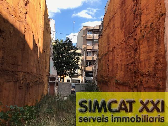 For sale of land in Figueres