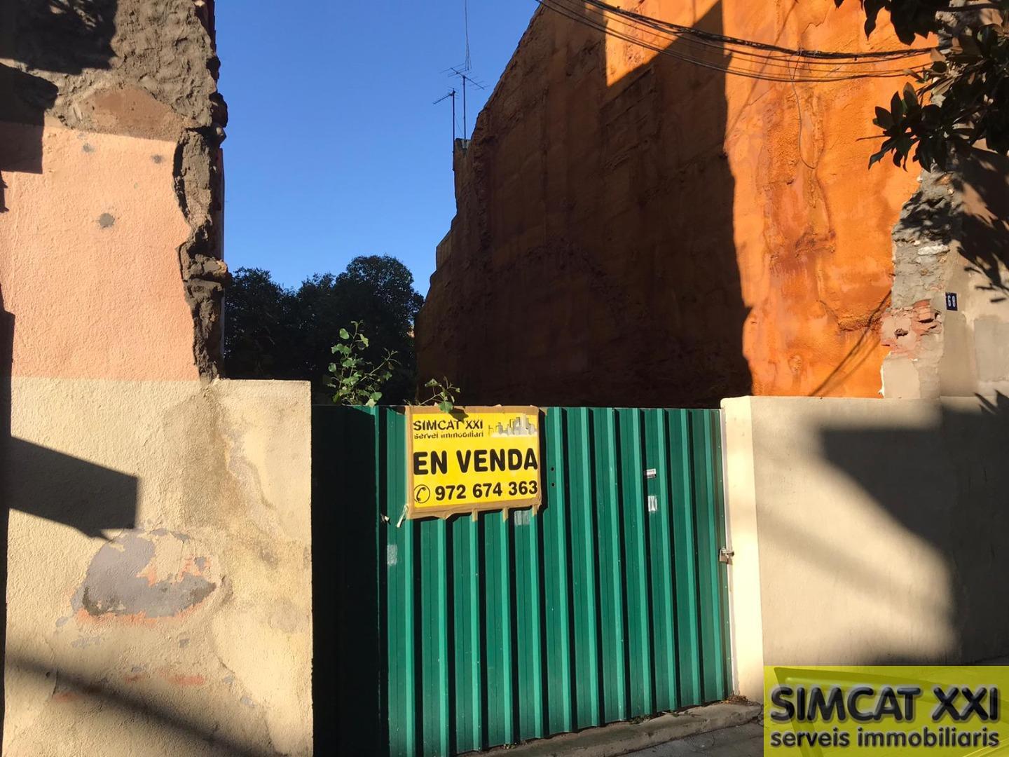 For sale of land in Figueres