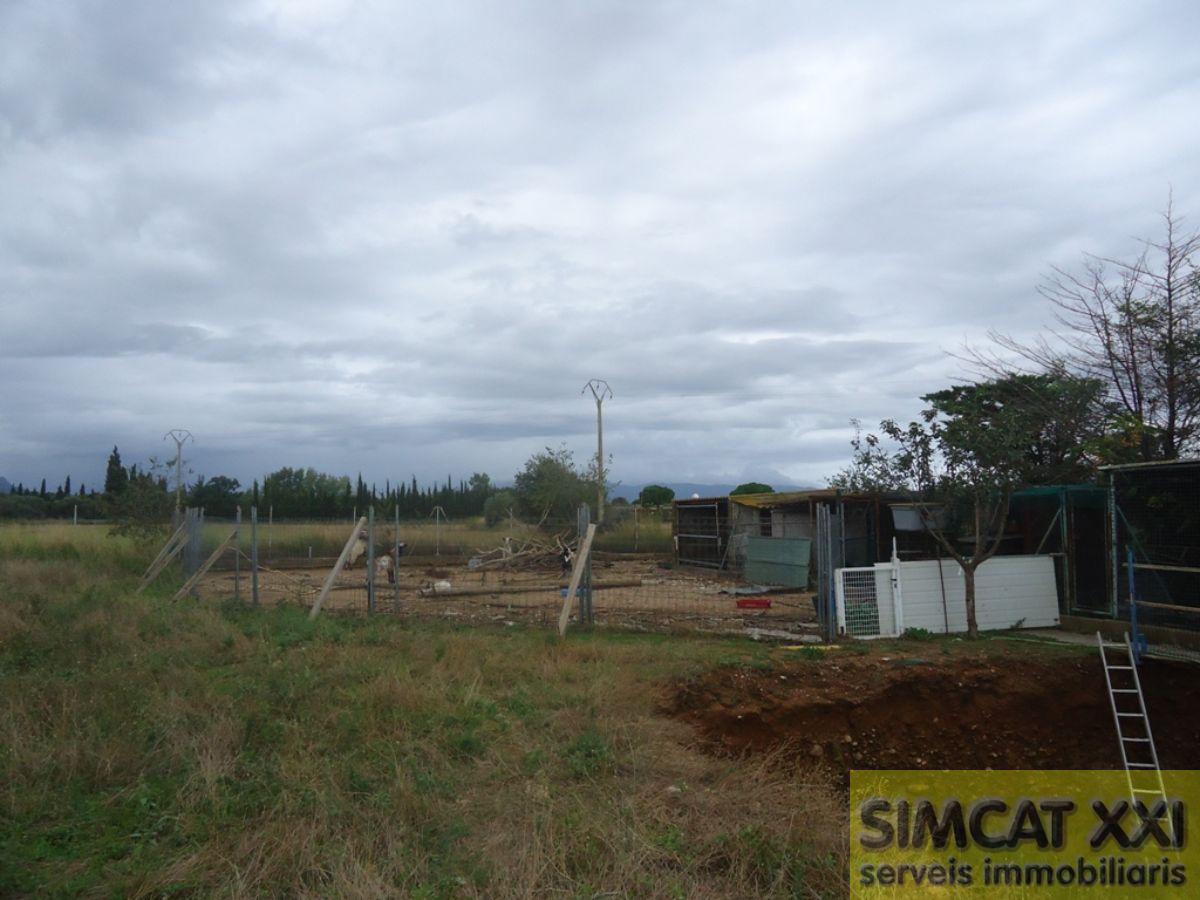 For sale of land in Cabanes