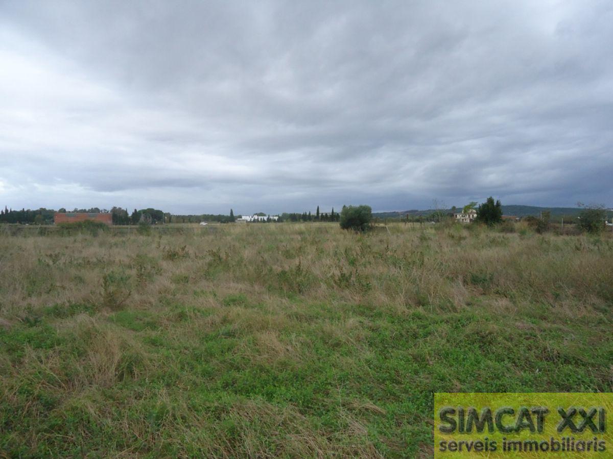 For sale of land in Cabanes