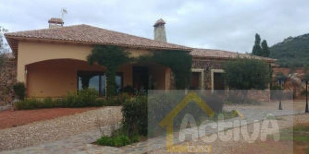 Venta de finca rústica en Oliva de Mérida