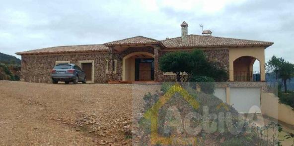 Venta de finca rústica en Oliva de Mérida