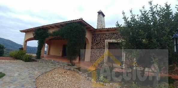 Venta de finca rústica en Oliva de Mérida