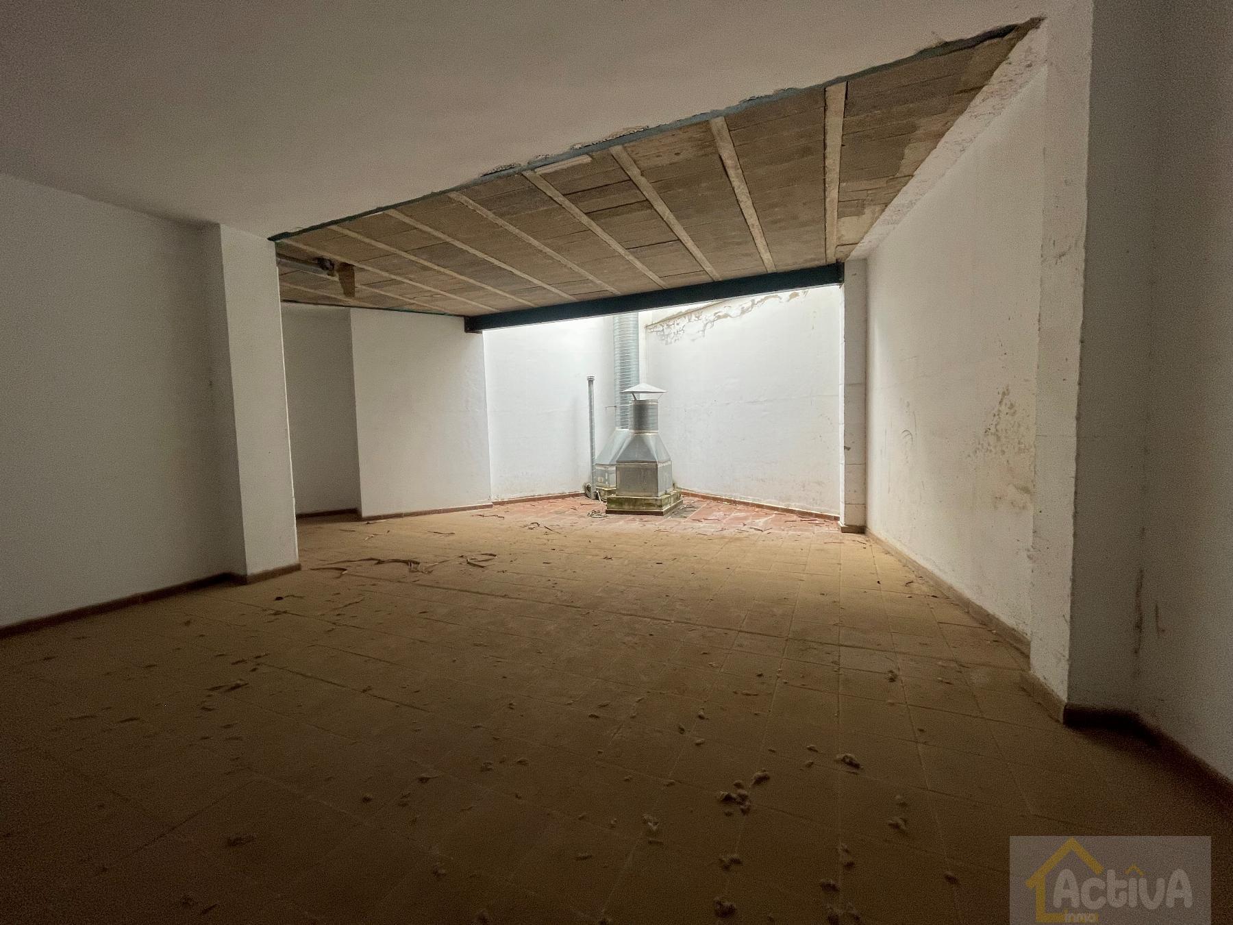 For sale of commercial in Almendralejo