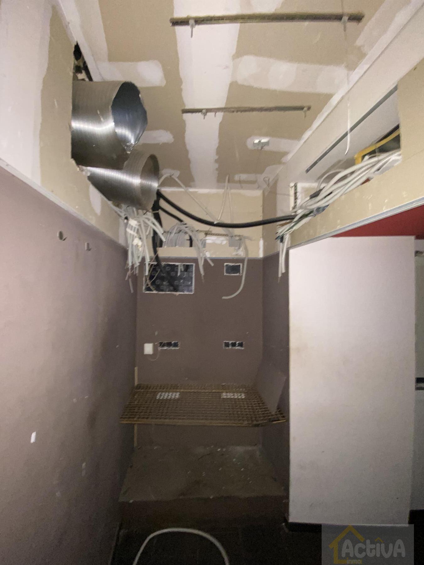 For sale of commercial in Badajoz