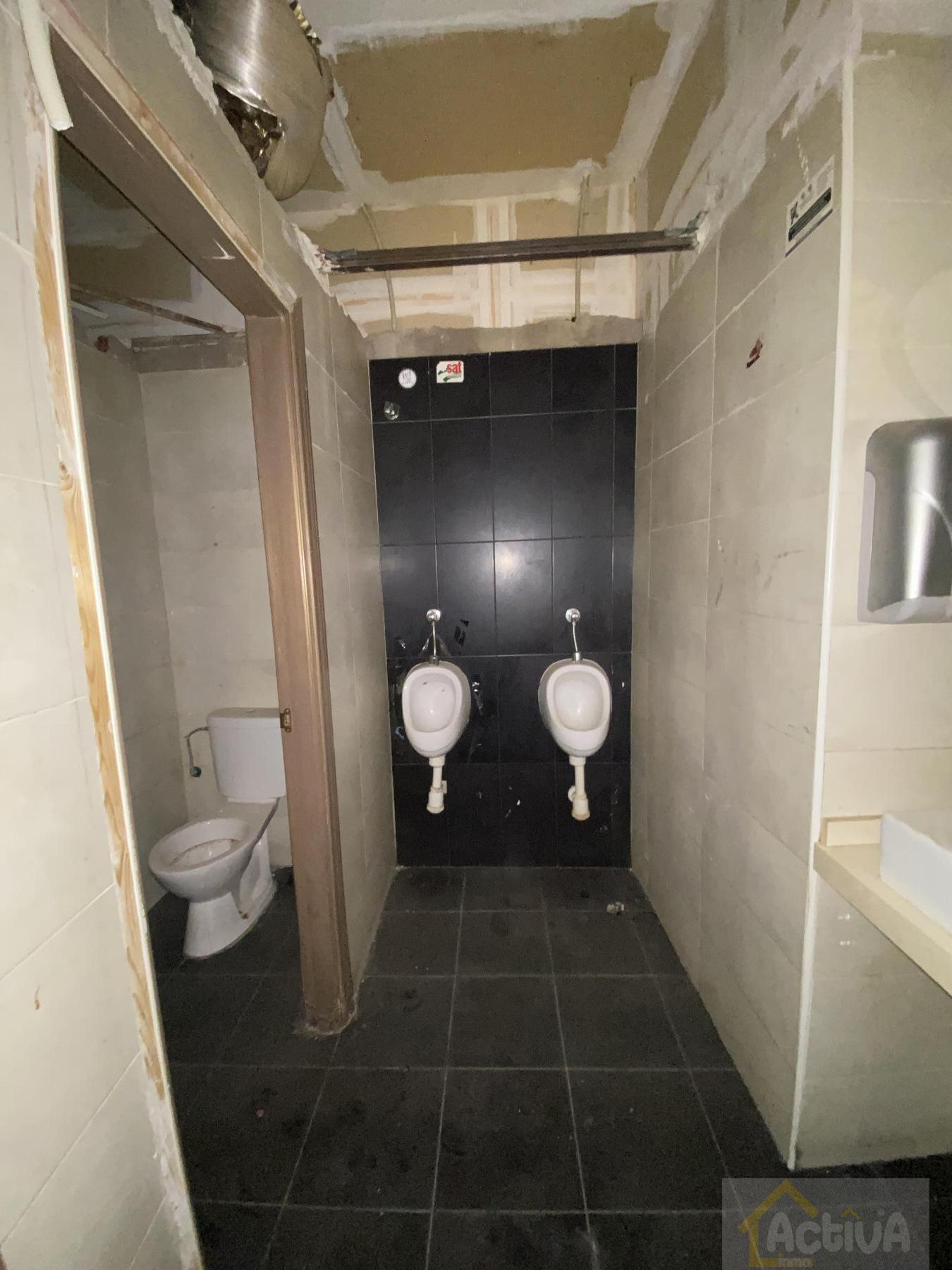 For sale of commercial in Badajoz