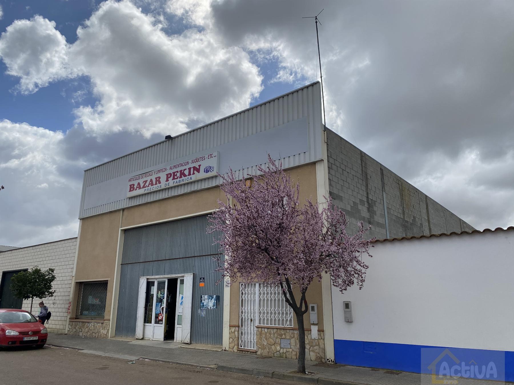 Venta de nave industrial en Valdelacalzada