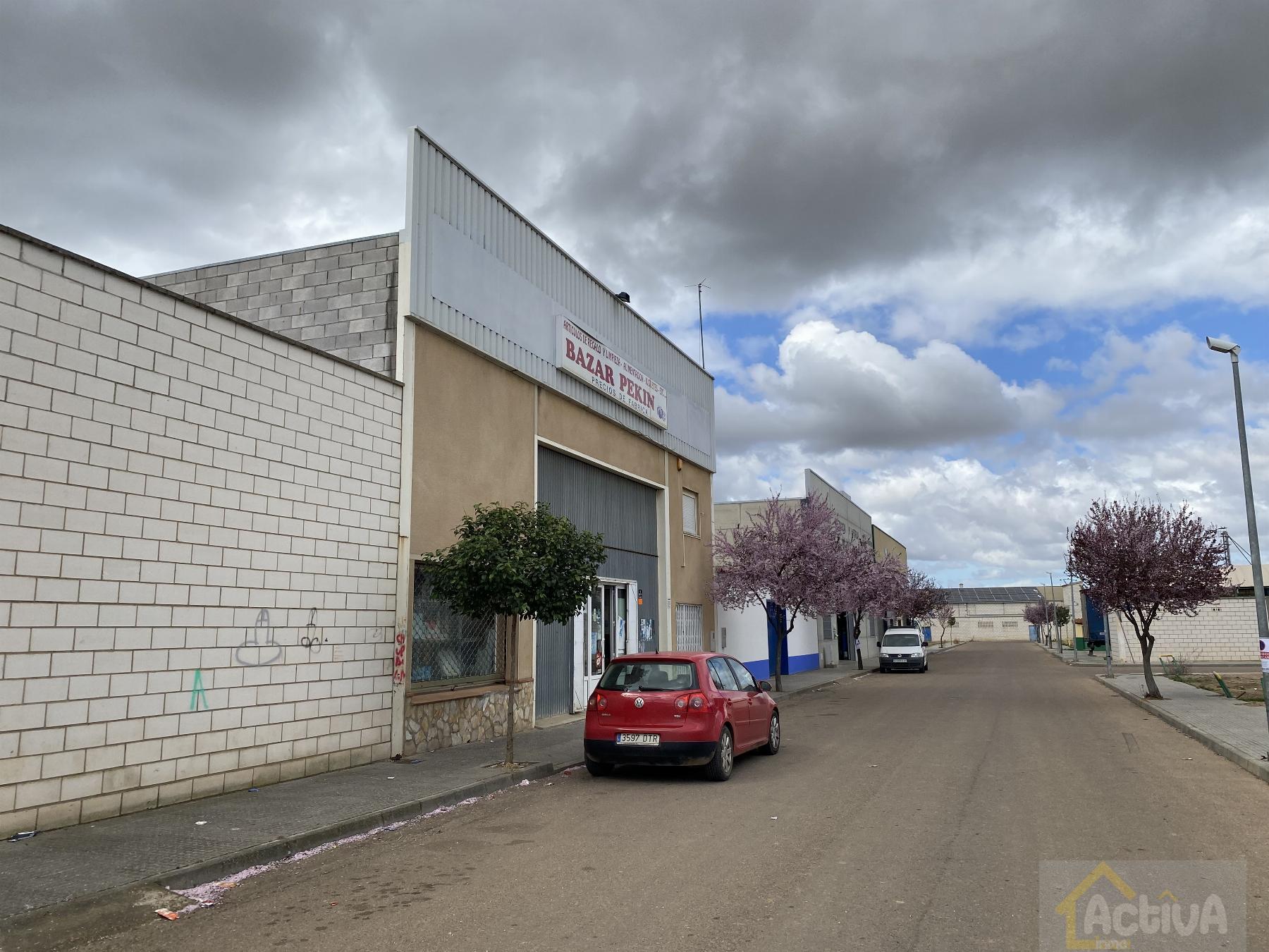 Venta de nave industrial en Valdelacalzada