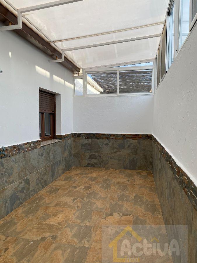 For sale of flat in Valdelacalzada