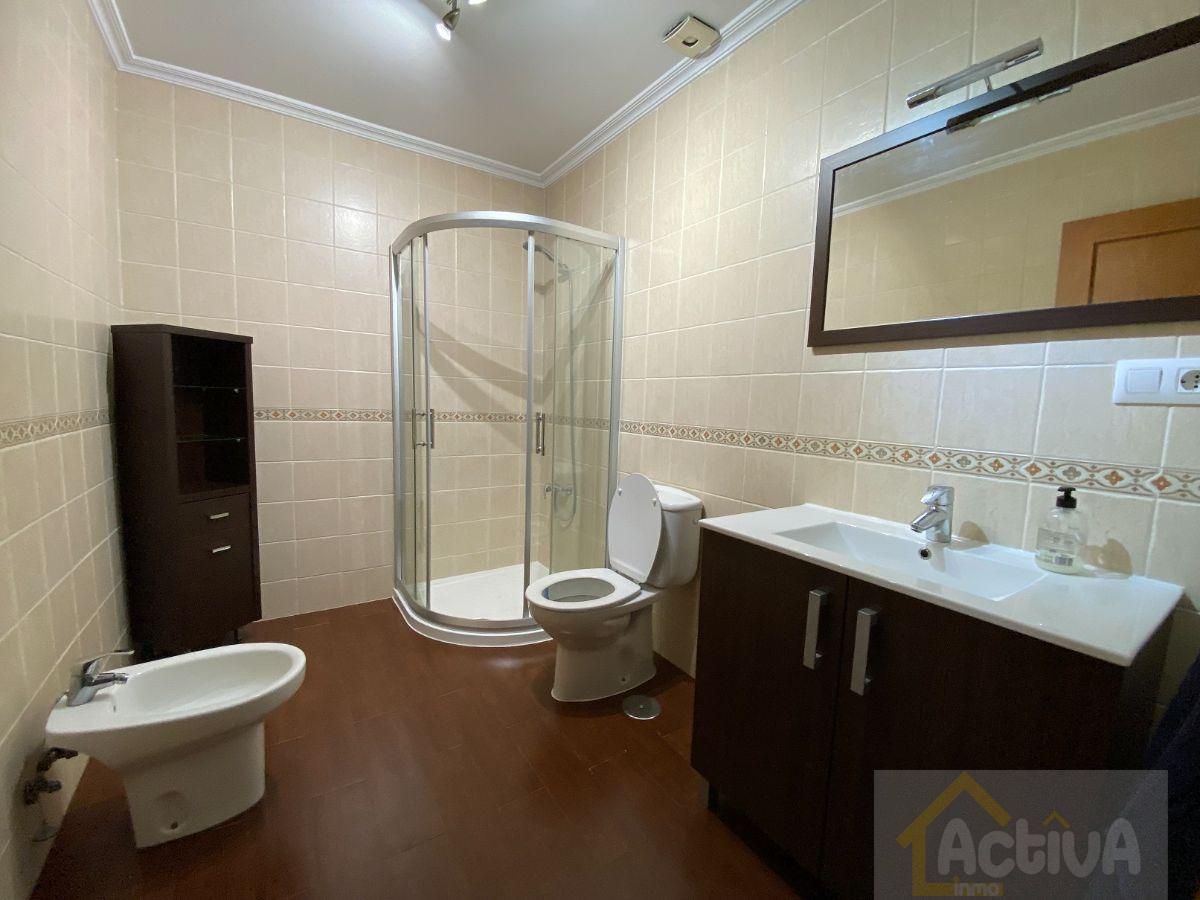 For sale of flat in Valdelacalzada