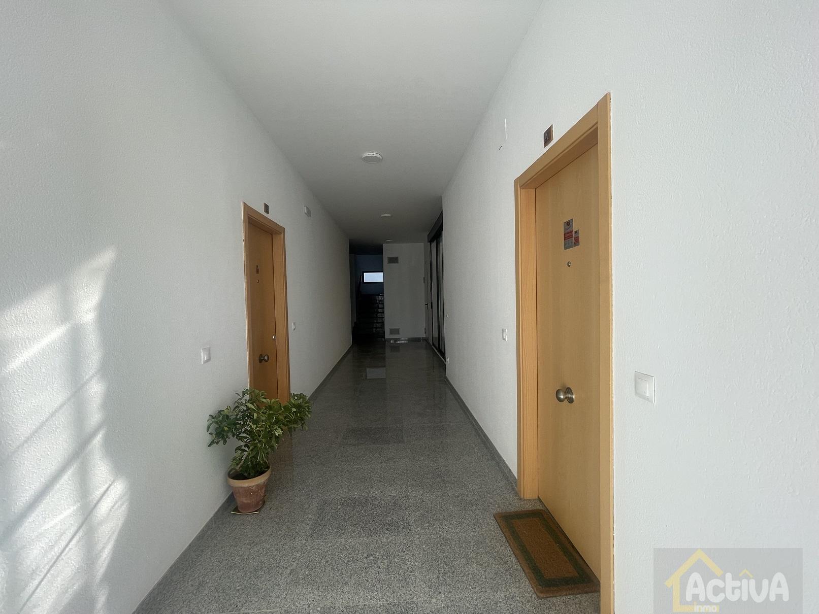 For sale of apartment in Orellana la Vieja
