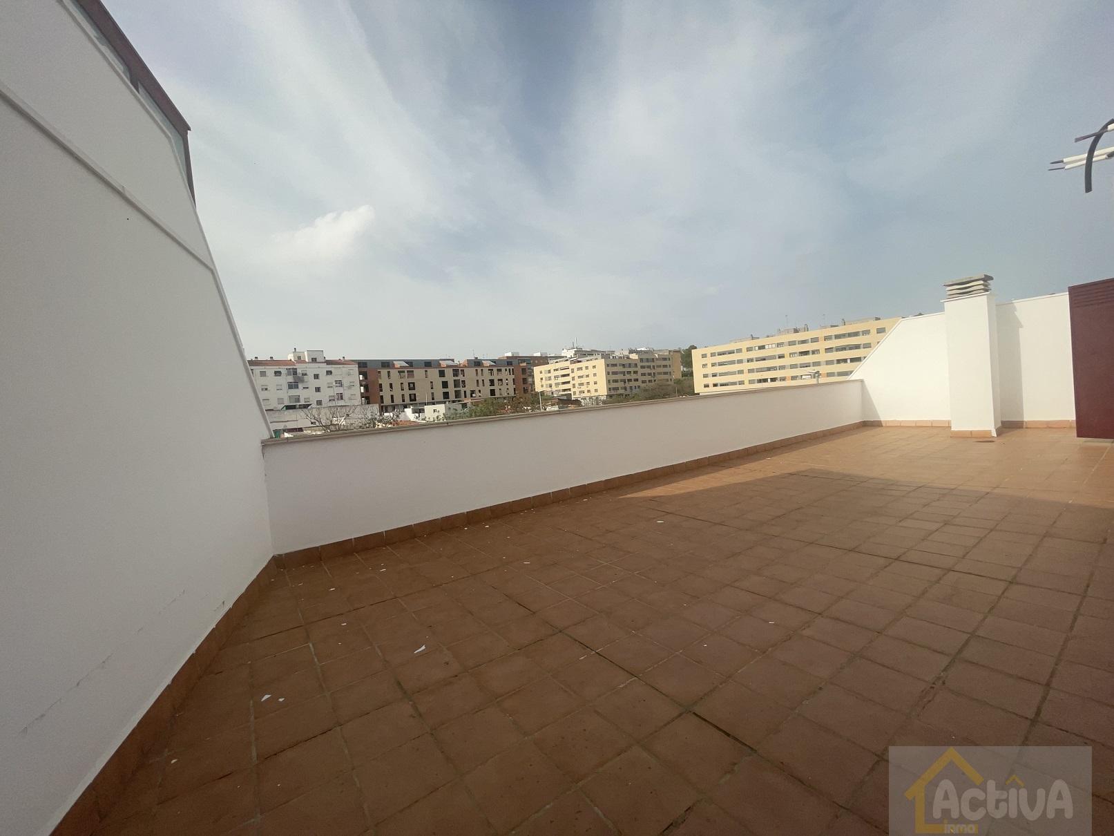 For sale of penthouse in Badajoz