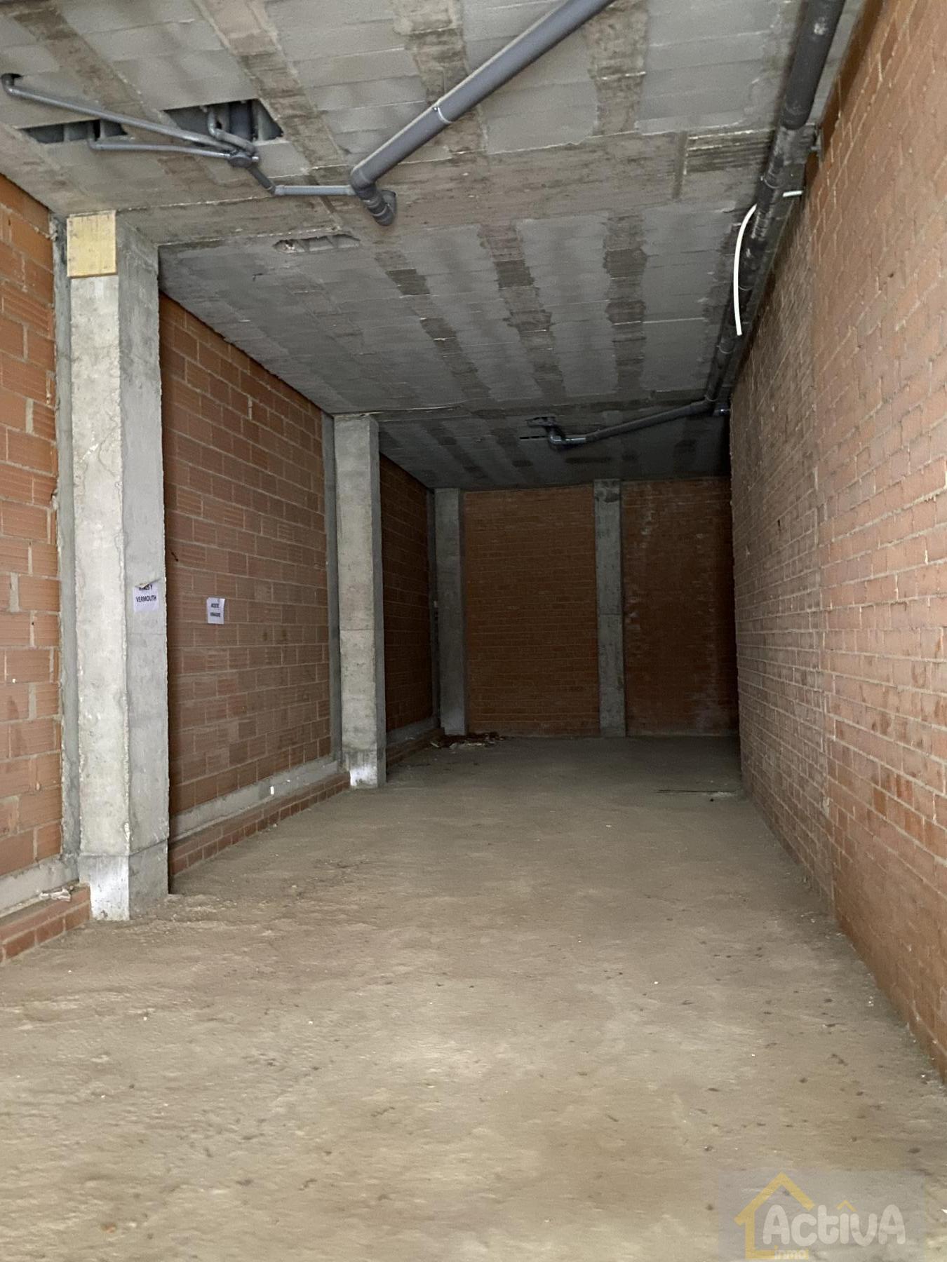For sale of commercial in Almendralejo