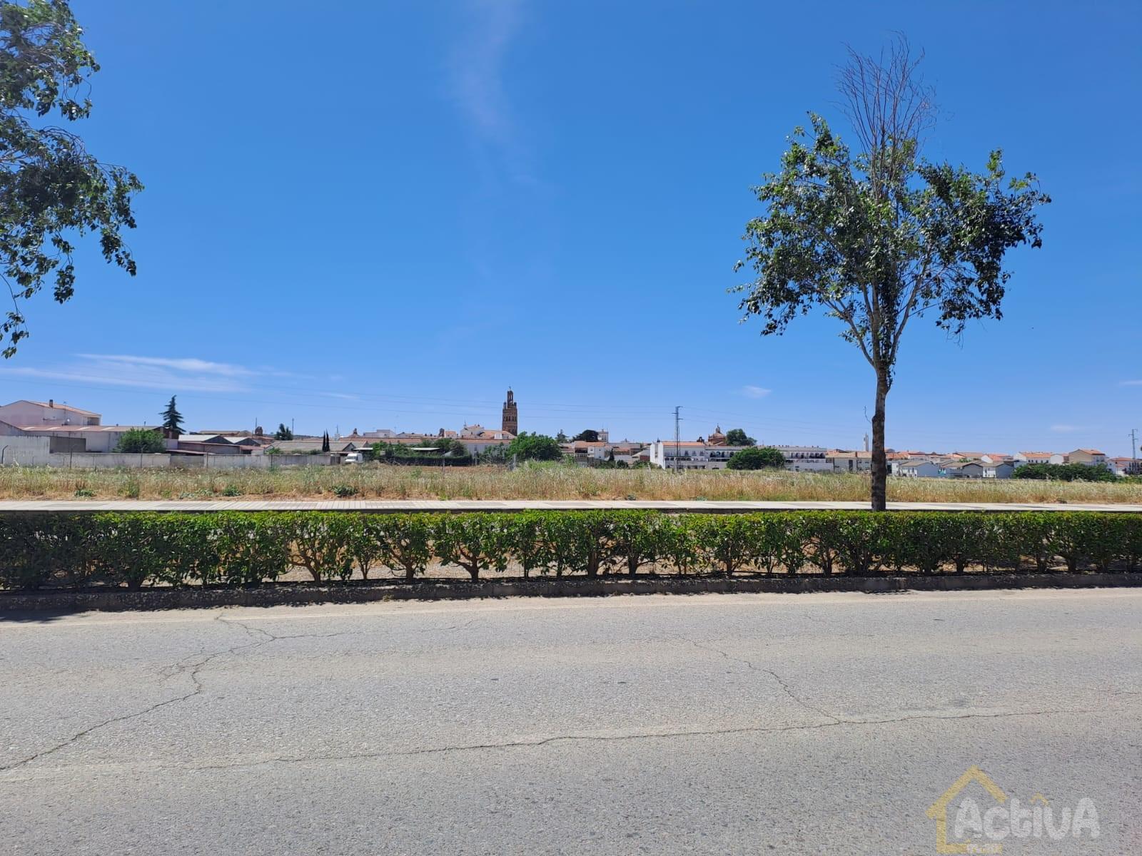 Venta de terreno en Llerena