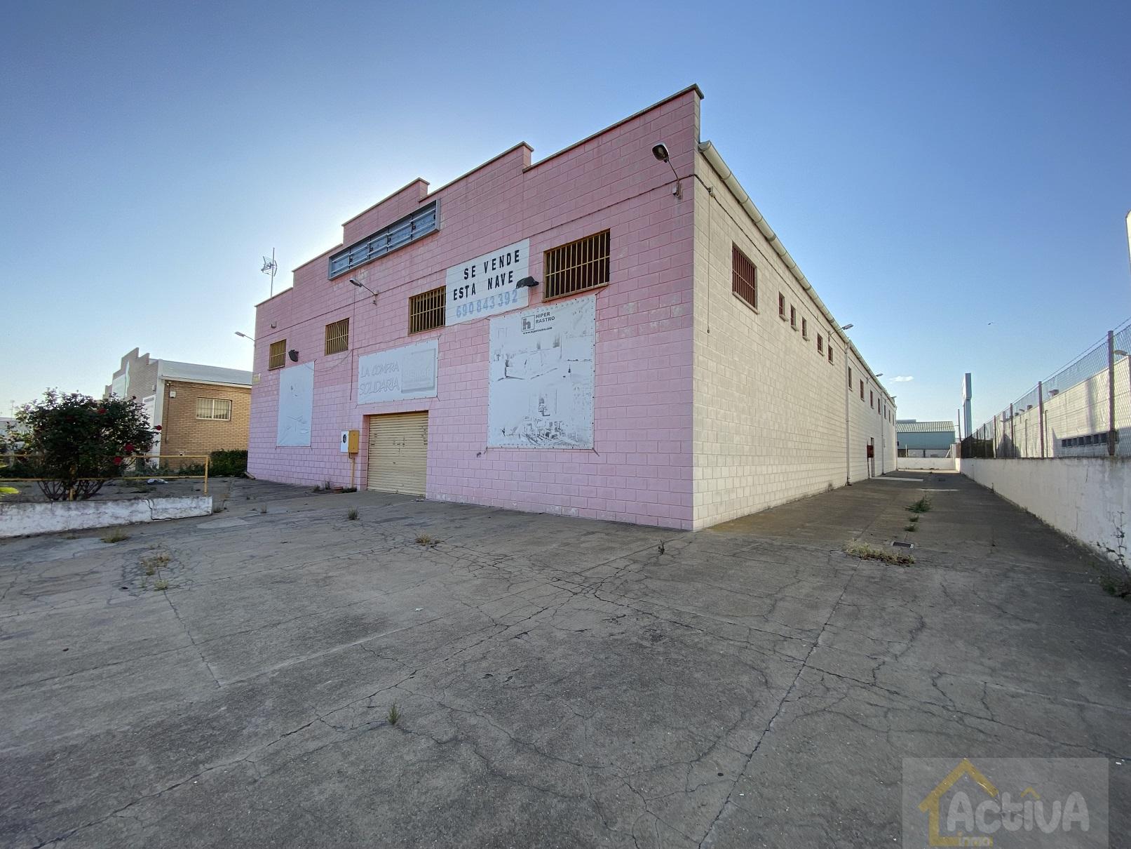 For sale of industrial plant/warehouse in Badajoz