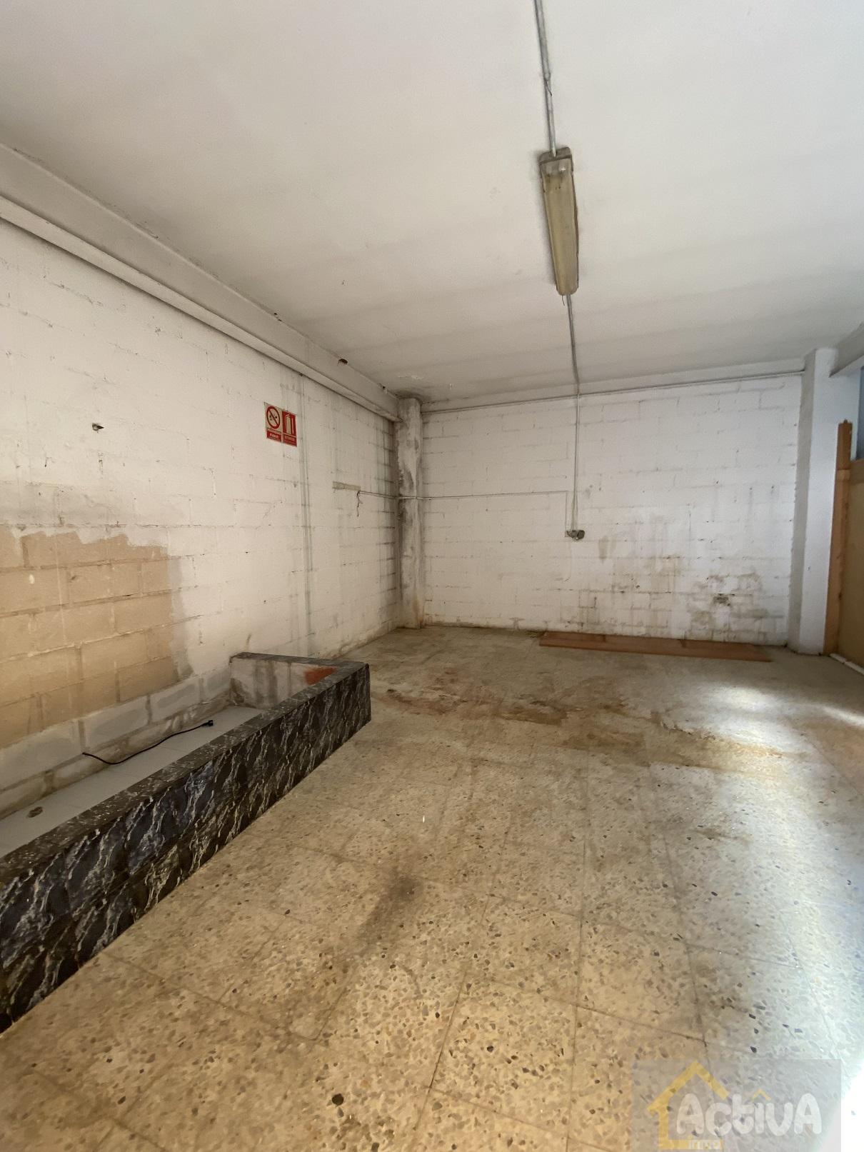 For sale of industrial plant/warehouse in Badajoz