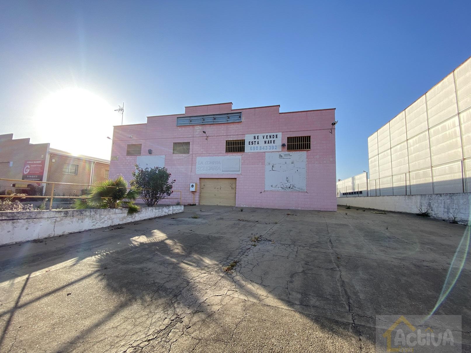 For sale of industrial plant/warehouse in Badajoz