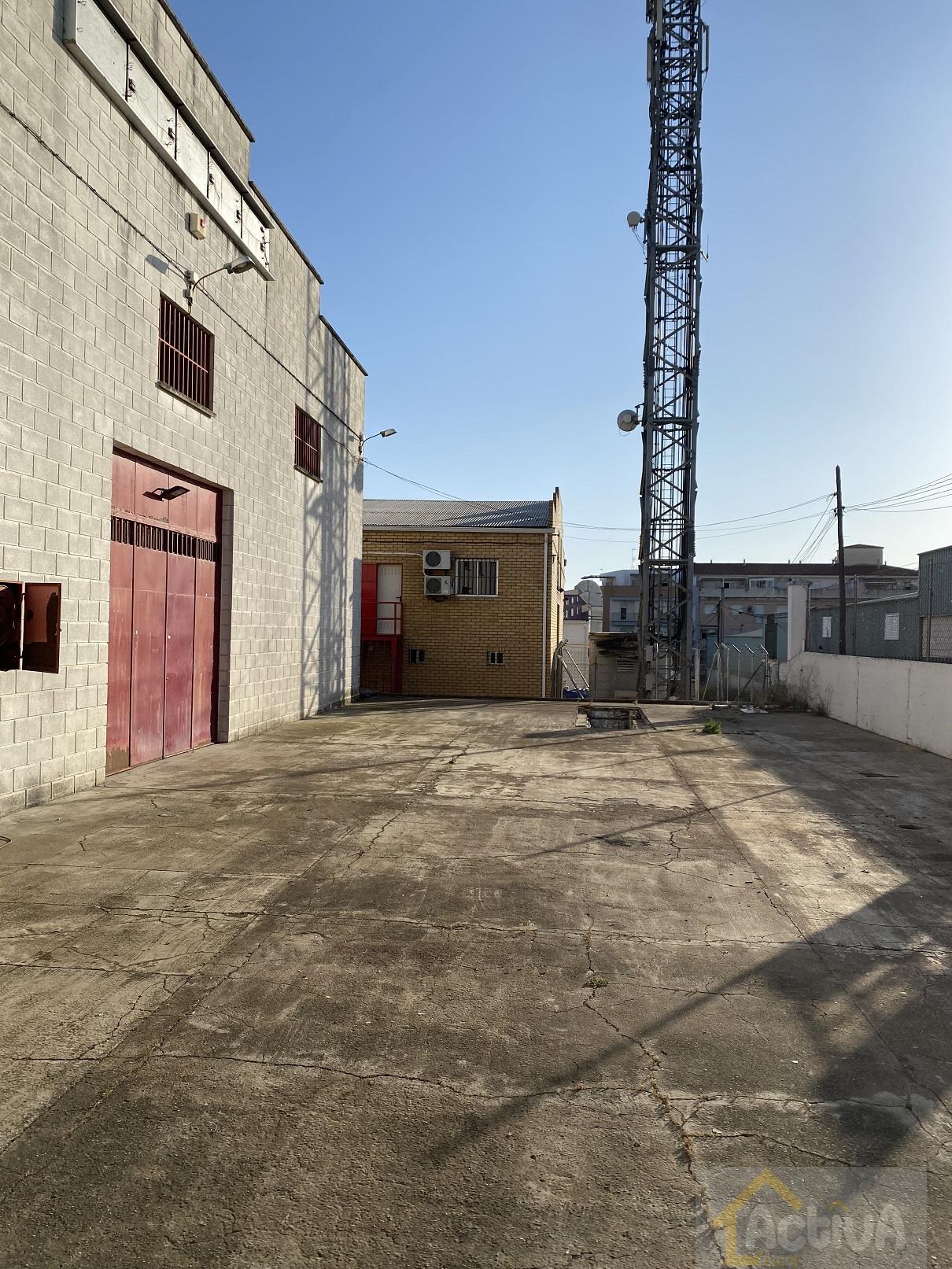 For sale of industrial plant/warehouse in Badajoz