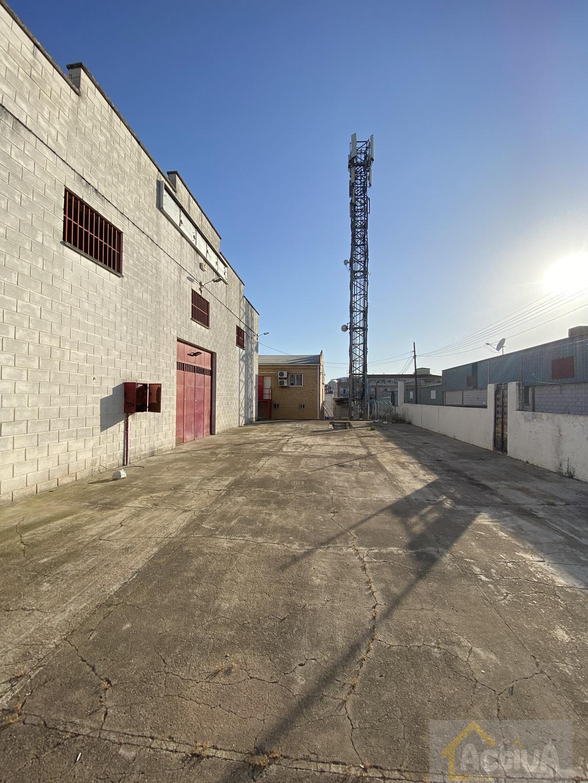 For sale of industrial plant/warehouse in Badajoz