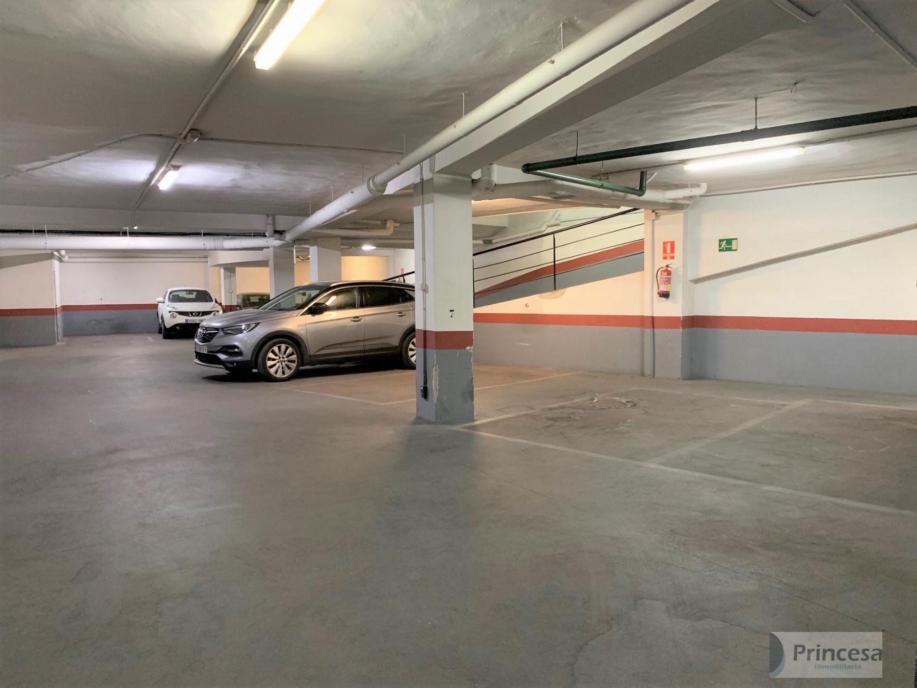 For rent of garage in Valencia