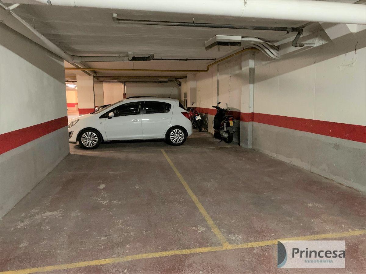 For sale of garage in Valencia