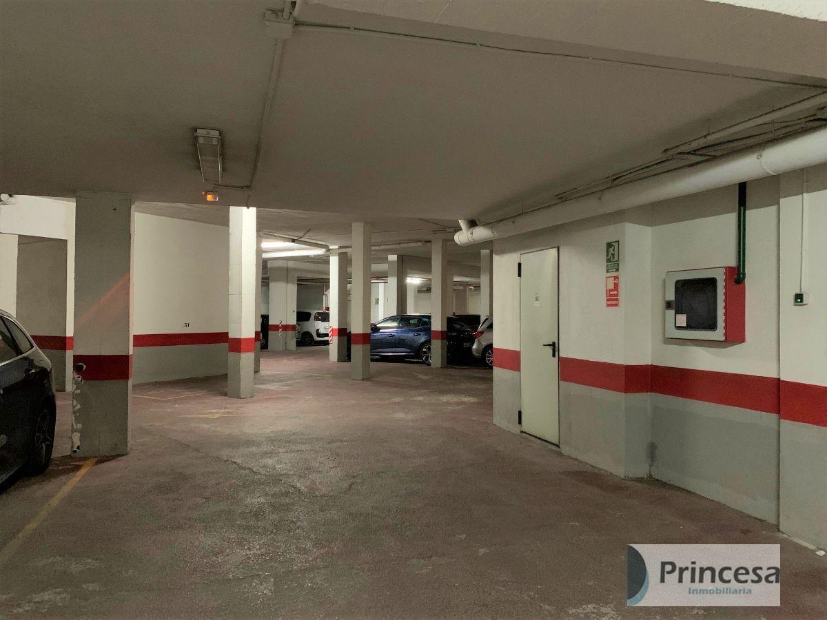 For sale of garage in Valencia