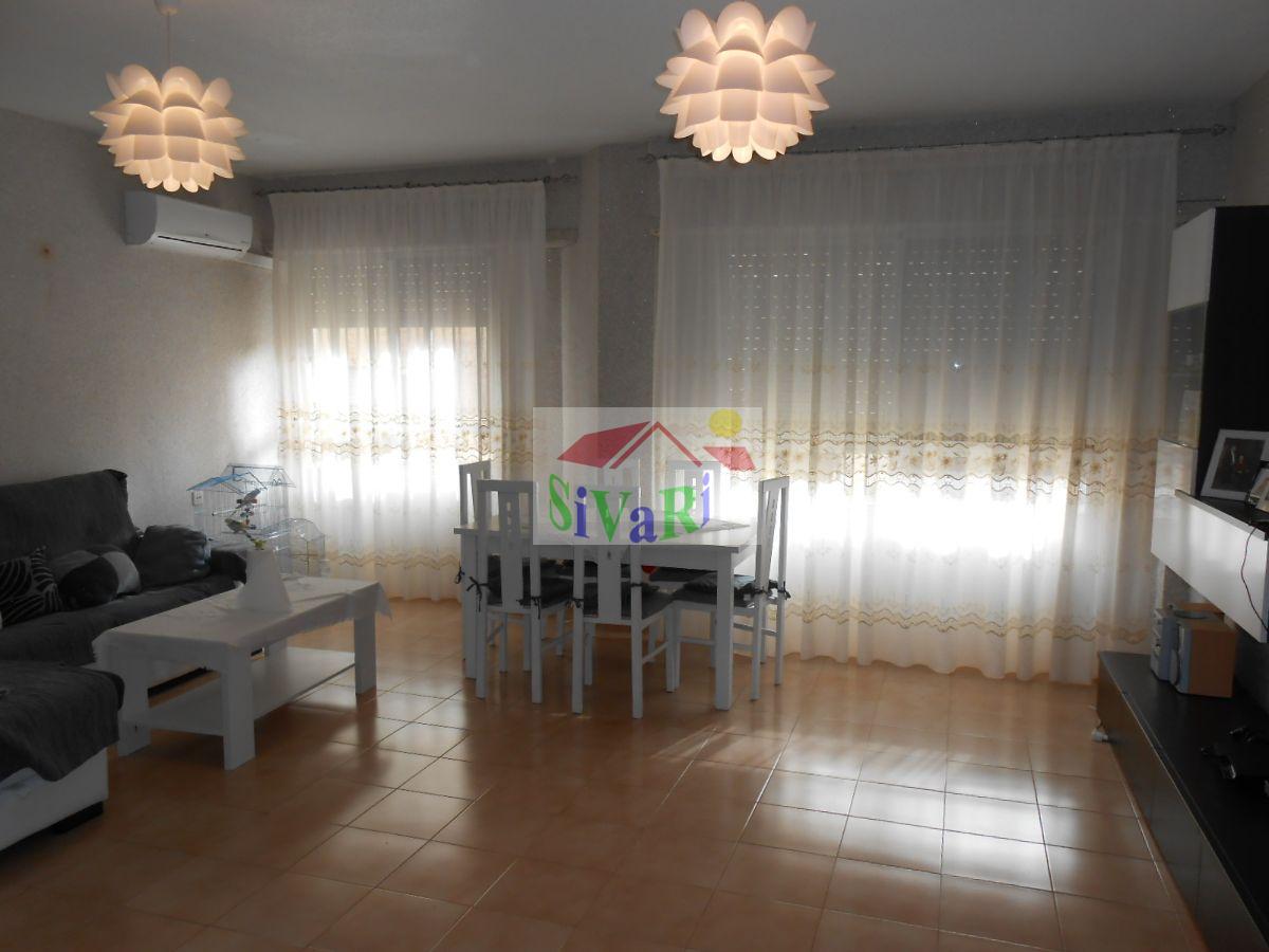 For sale of flat in Abarán