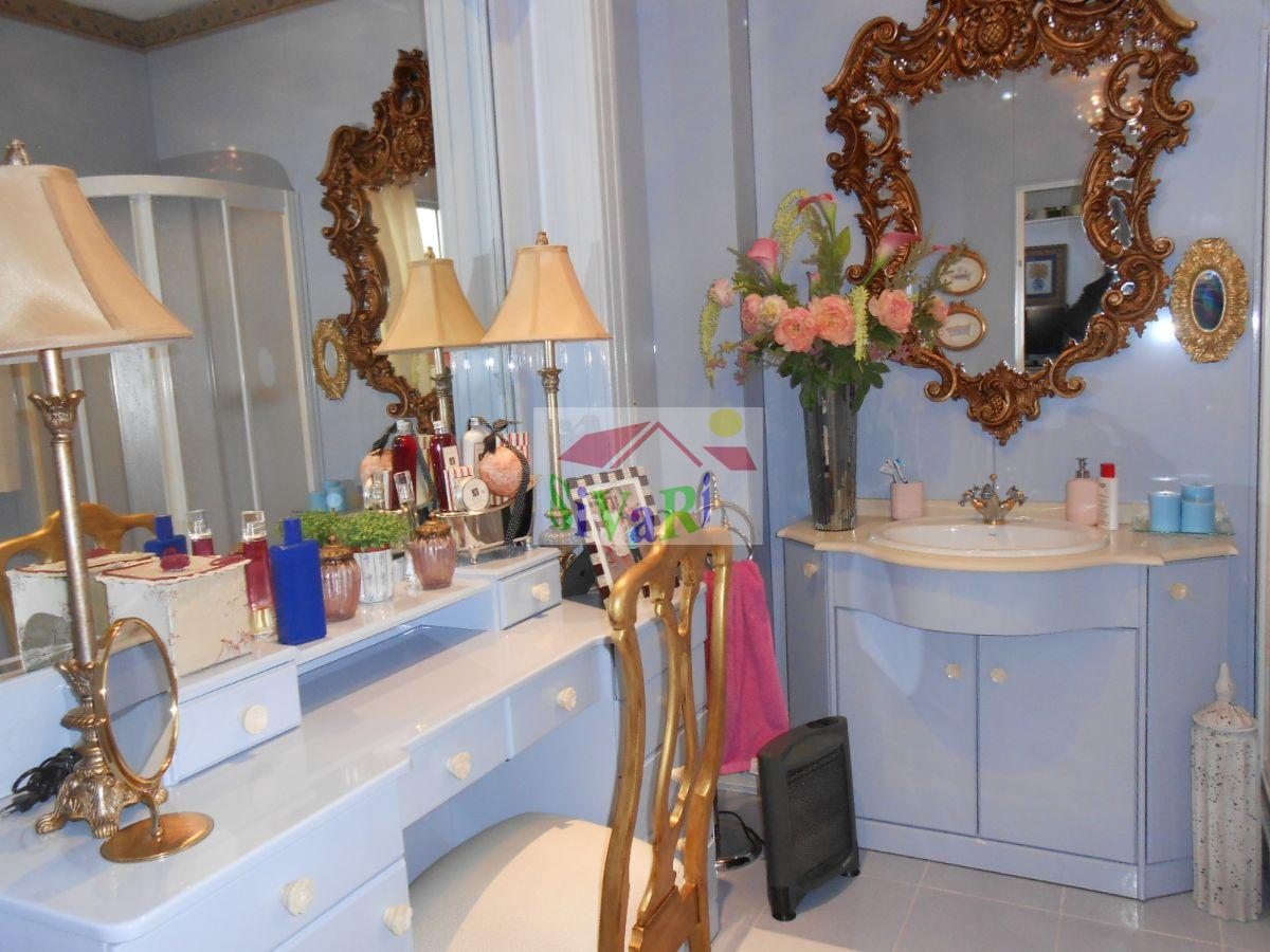 For sale of flat in Abarán