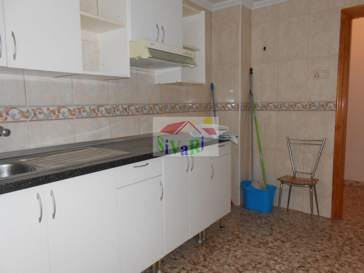 For sale of flat in Abarán