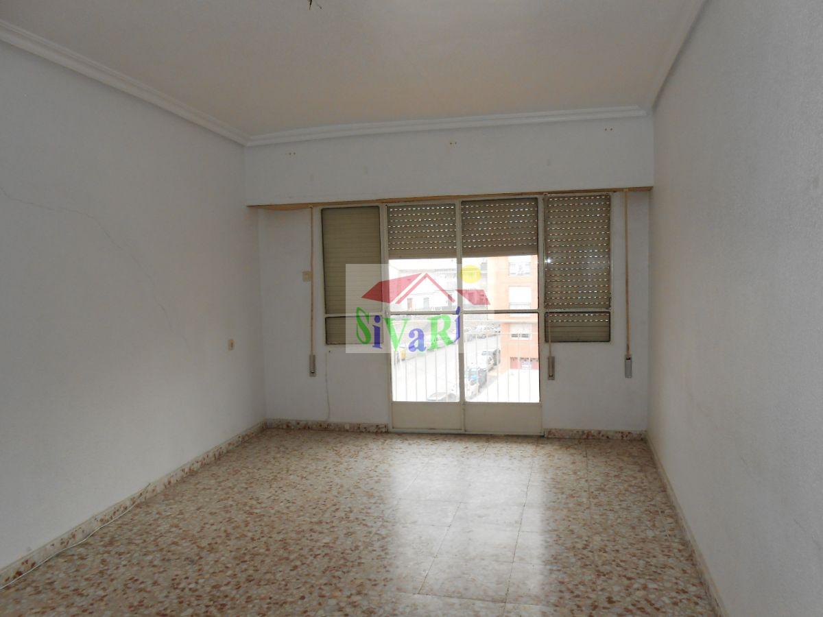 For sale of flat in Abarán