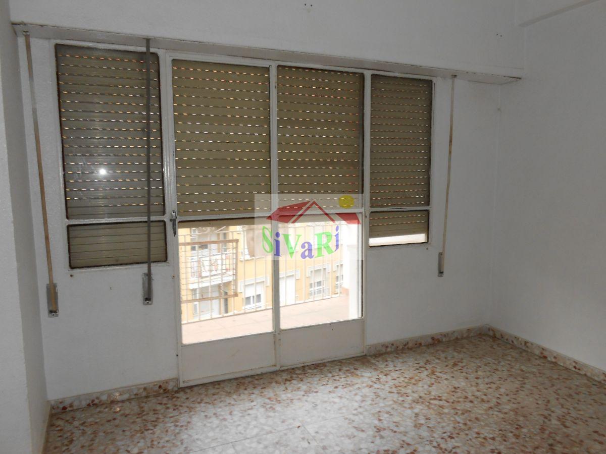 For sale of flat in Abarán