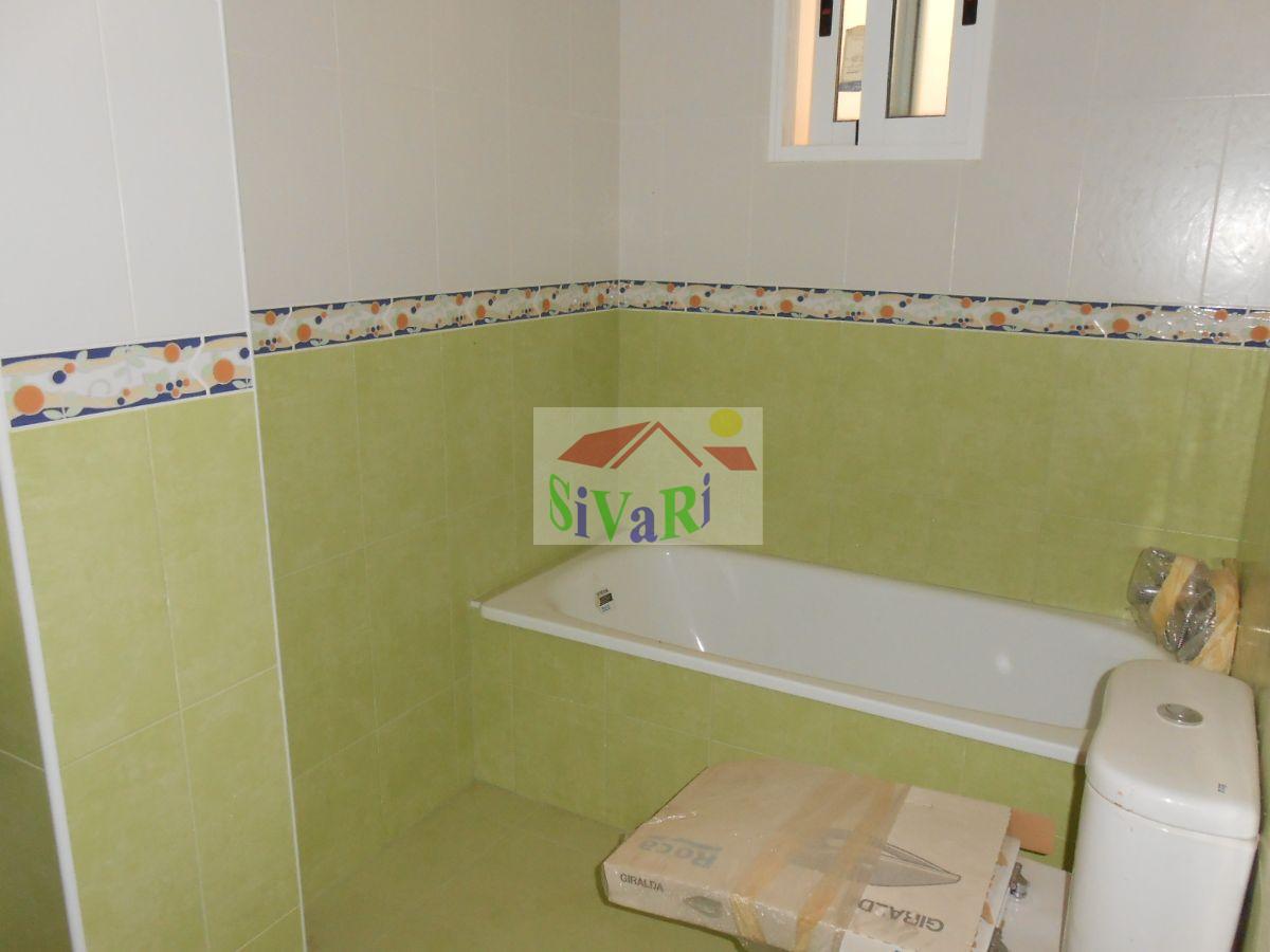 For sale of flat in Abarán