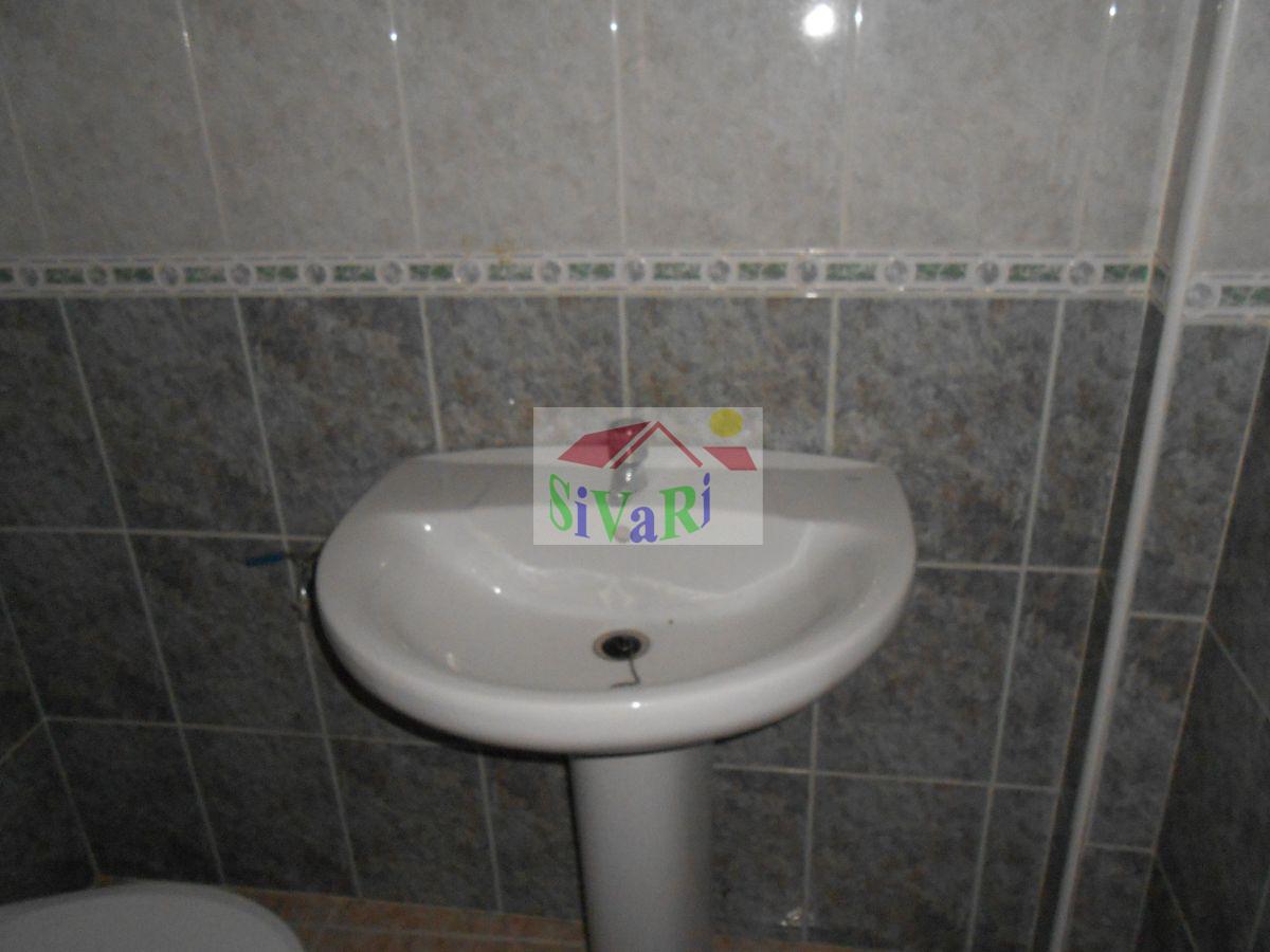 For rent of commercial in Abarán